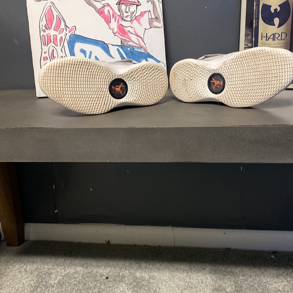 Jordan shoes size girls 4 - Picture 3 of 6